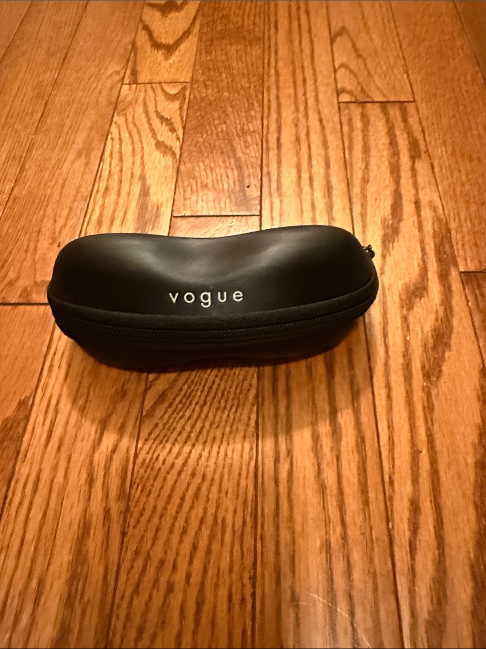 Vogue Black Zipper Eyewear Case A1